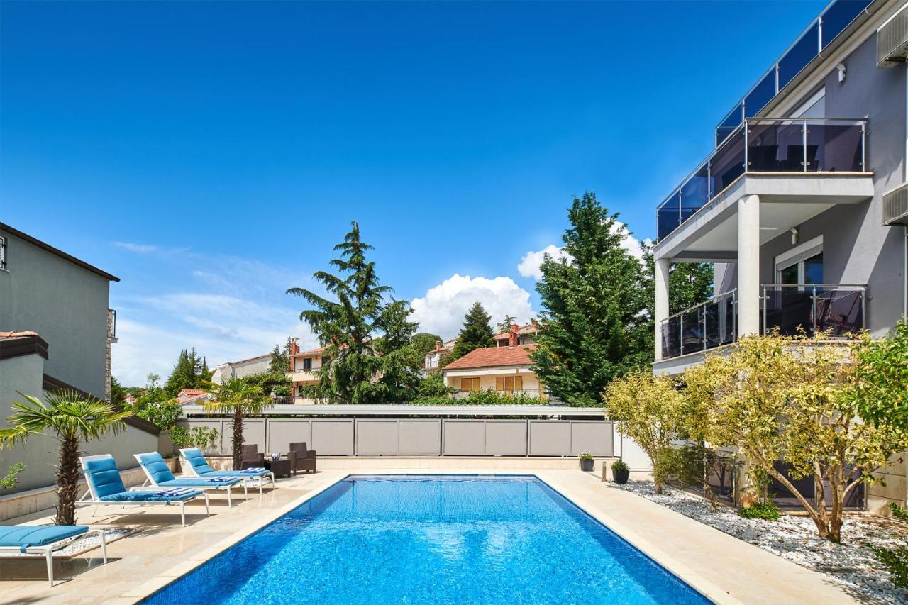 Ribarska Koliba - Stella Adria Villa Pula Buitenkant foto